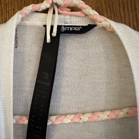 MPG White cardigan - Picture 2 of 2